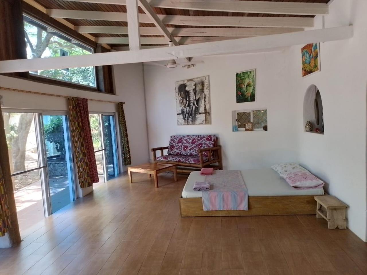 Kokrobite Gardens Restaurant And Guest House Exterior foto
