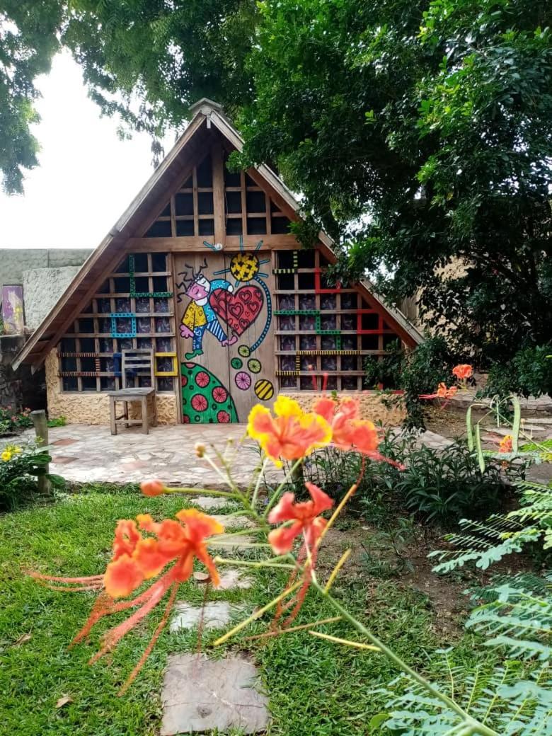Kokrobite Gardens Restaurant And Guest House Exterior foto